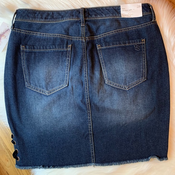 Jessica Simpson Lace-Up Mini Skirt - Picture 4 of 5